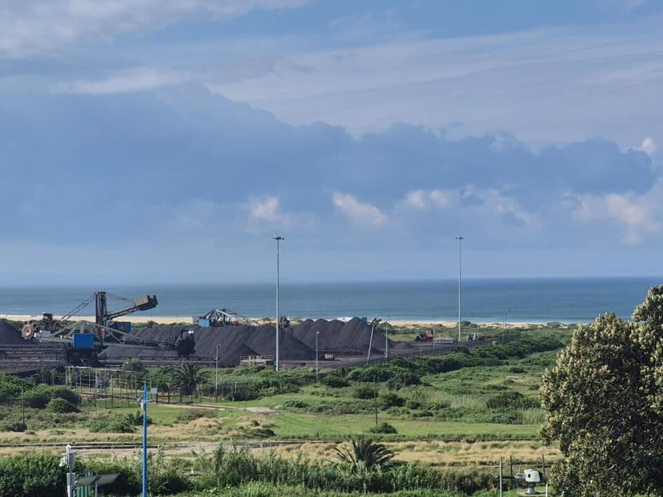 Spacious Coastal Living - An Exceptional Opportunity Near the Sea — photograph 4 of 21