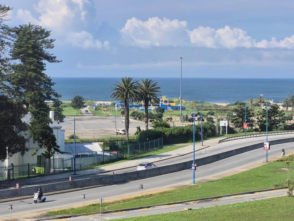 Spacious Coastal Living - An Exceptional Opportunity Near the Sea — photograph 16 of 21