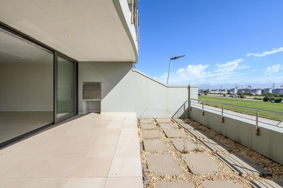 Prestigious residence with sea views and garden — photograph 22 of 34