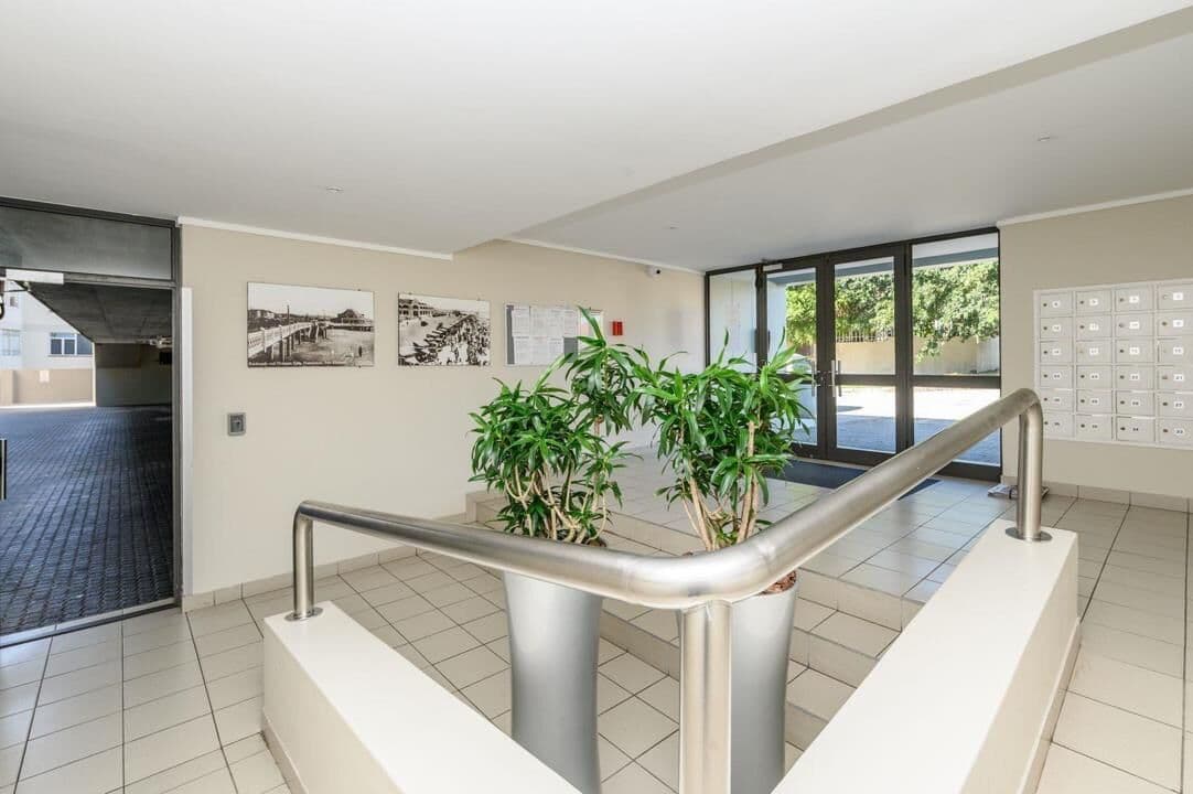 Prestigious residence with sea views and garden — photograph 28 of 34