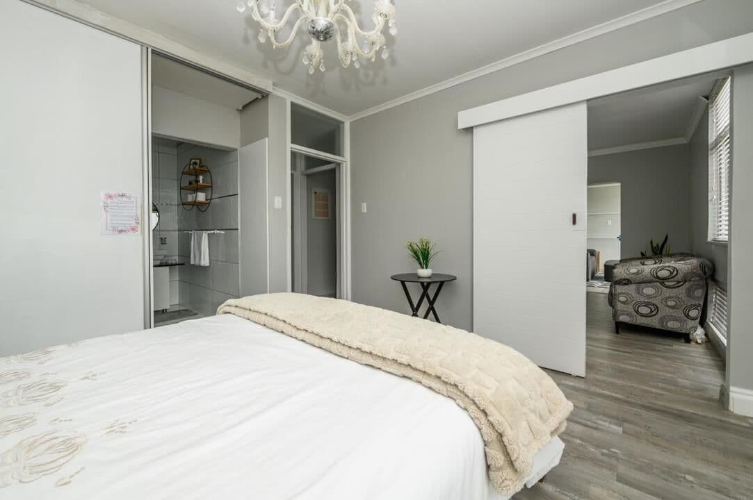 A RARE GEM WITH BREATHTAKING 180 DEG SEA VIEWS — photograph 17 of 74