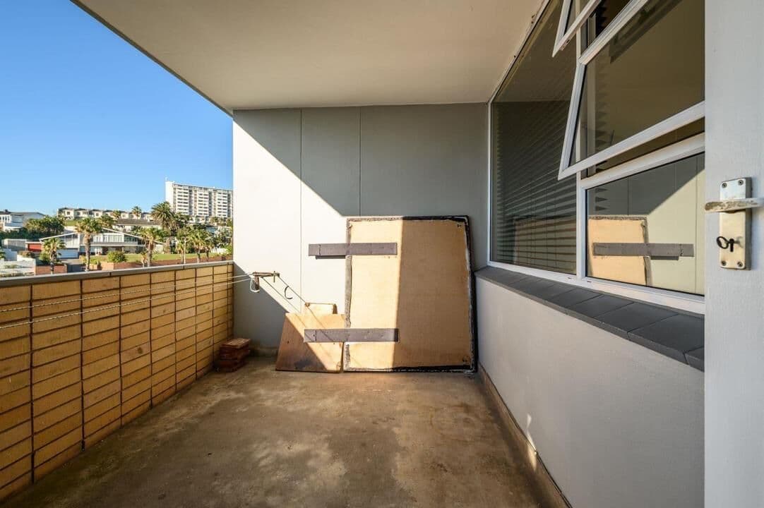 Top-Floor 2-Bedroom Apartment with Ocean Views for Sale in Prime Location — photograph 21 of 24