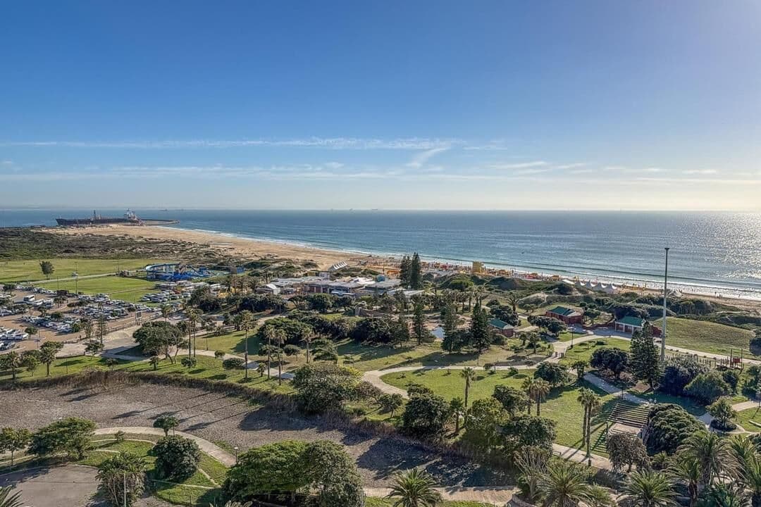 A RARE GEM WITH BREATHTAKING 180 DEG SEA VIEWS — photograph 4 of 74
