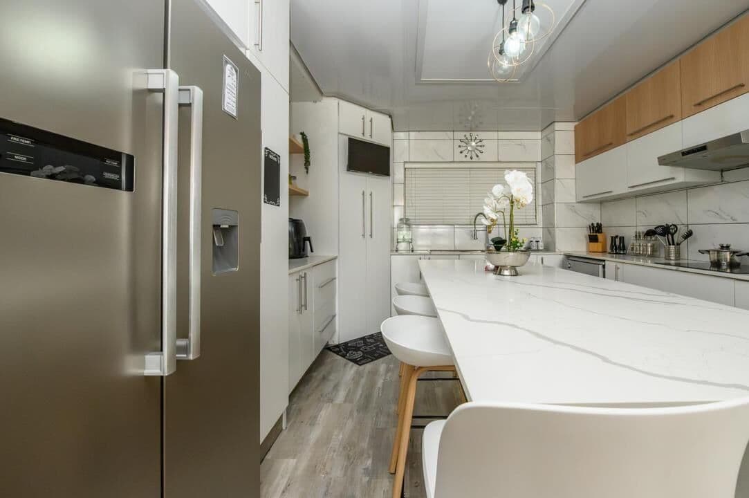 A RARE GEM WITH BREATHTAKING 180 DEG SEA VIEWS — photograph 10 of 74