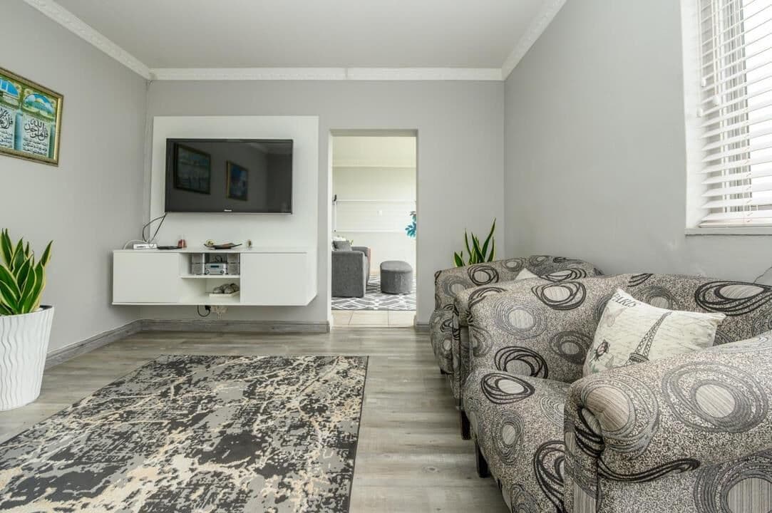 A RARE GEM WITH BREATHTAKING 180 DEG SEA VIEWS — photograph 24 of 74
