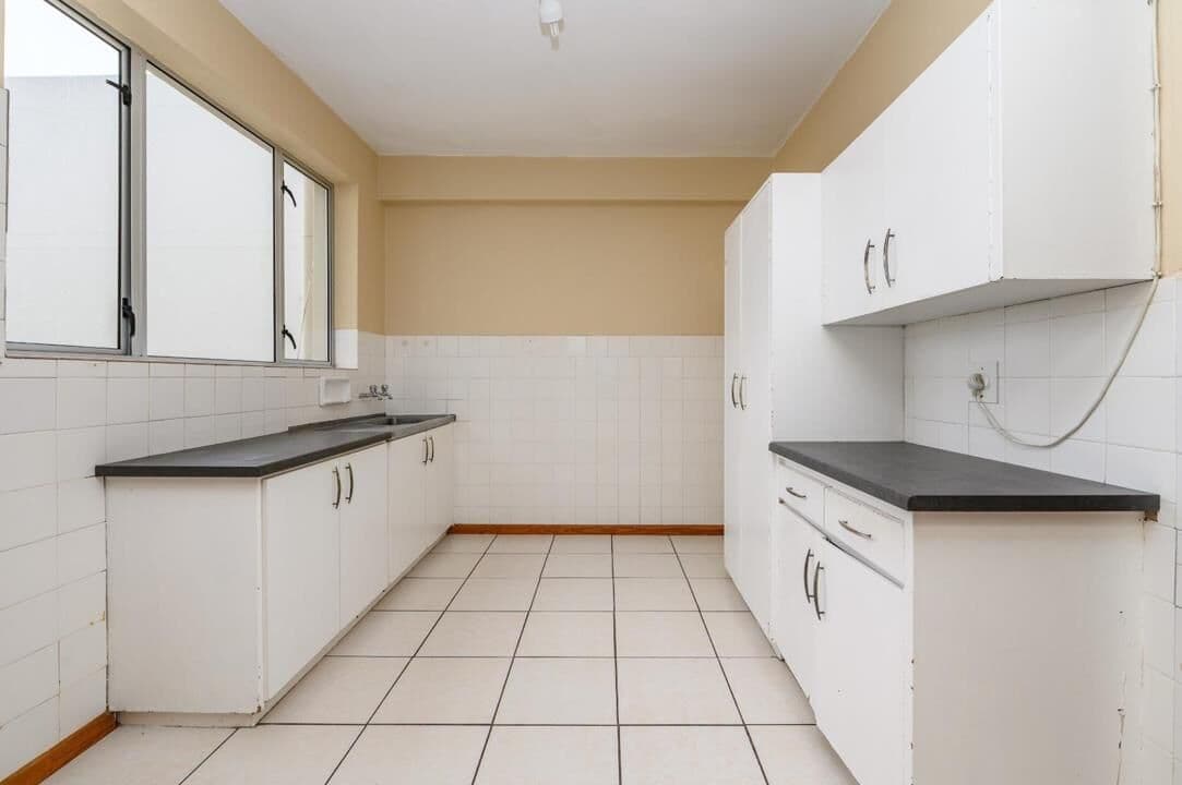 Spacious Coastal Living - An Exceptional Opportunity Near the Sea — photograph 14 of 21